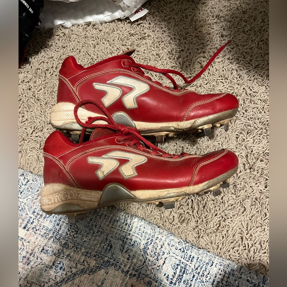 Ringor metal softball cleats